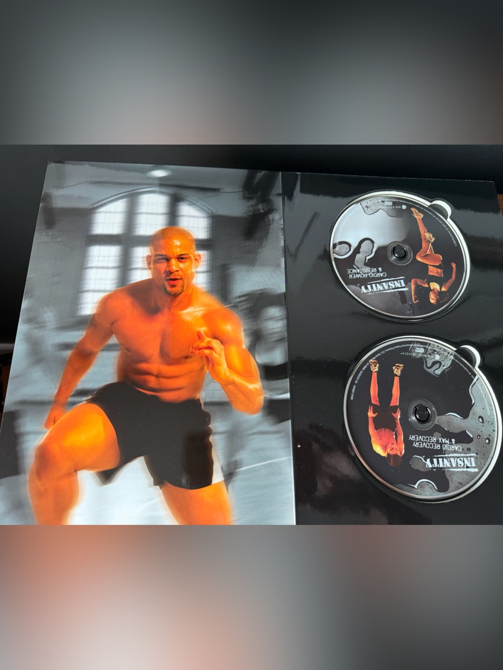 Beachbody Insanity DVD Workout Program Set - Picture 4 of 9